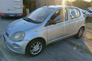 Toyota Yaris 1.0 benzina