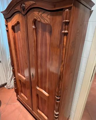 Armadio in legno 2 ante