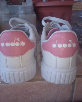 Scarpe Diadora per bimba n.33 usate