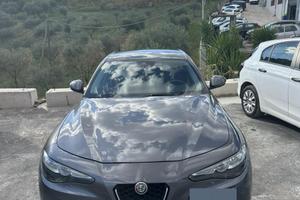Alfa Romeo Giulia 2.2 Turbo Diesel 150cv AT8