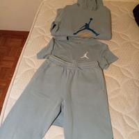Completo tuta + t-shirt Air Jordan azzurro