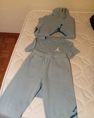 Completo tuta + t-shirt Air Jordan azzurro