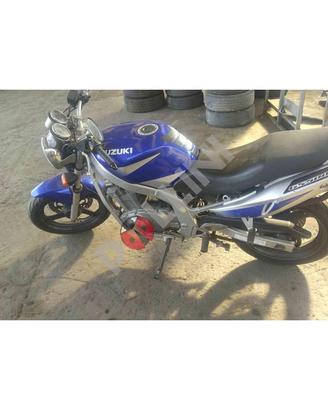 A Motore Suzuki (ciclomotori) Gs 500 E 2002