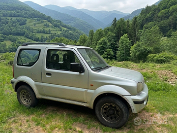 SUZUKI Jimny 1.3i 16V + 4WD