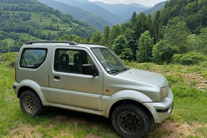SUZUKI Jimny 1.3i 16V + 4WD