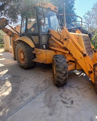 Escavatore Jcb- macchina operatrice semovente