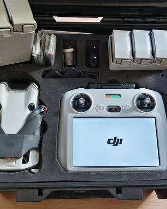 DRONE Dji Mini 4 pro + 5 batteria + valigetta 
