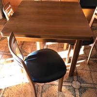 Tavolo quadrato allungabile con sedie