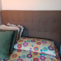 letto imbottito una piazza e mezzo con materasso.