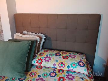 letto imbottito una piazza e mezzo con materasso.