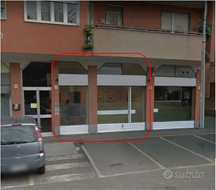 Ufficio/Negozio con 2 vetrine in zona di passaggio