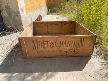 Cassa in legno möet & chandon