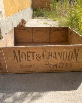 Cassa in legno möet & chandon