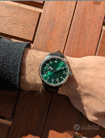 Orologio meccanico con quadrante verde smeraldo