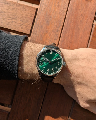 Orologio meccanico con quadrante verde smeraldo