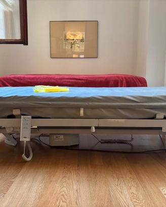 Letto da degenza elettrico+ materasso antidecubito