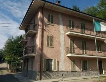 Immobile in asta di 289 m² con più di 5 locali a M