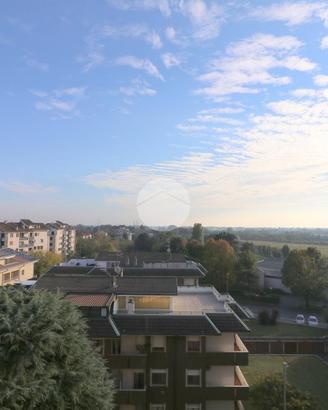 4 LOCALI A RHO