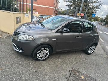 Lancia Ypsilon 1.2 69 CV 5 porte GPL Ecochic Gold