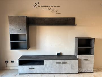 Parete attrezzata come nuova