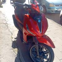 Beverly 300 s  hpe- abs/ASR Entra e Leggi
