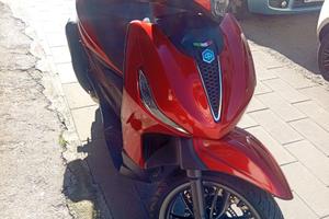 Beverly 300 s  hpe- abs/ASR Entra e Leggi