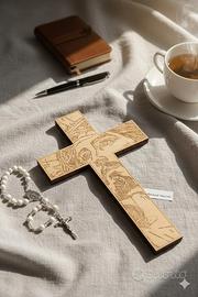 croce in legno fatta in mano