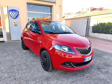 Lancia Ypsilon 1.0 FireFly Hybrid 70cv Silver