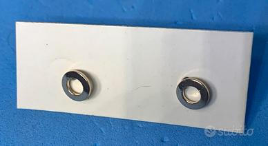 Orecchini Tondi con Buchi Dorati