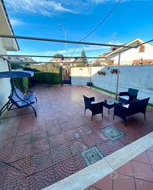 Villetta a Schiera con giardino e posto auto