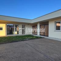 3 LOCALI CON GIARDINO! CLASSE A4! COMPLESSO DI NUO