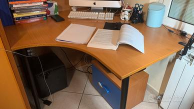 Scrivania, cassettiere e librerie ciliegio laccato