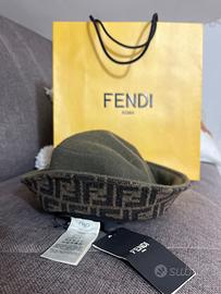 Cappello fendi 