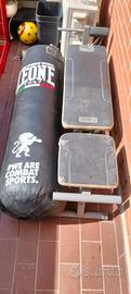 Sacco Boxe LEONE 1947 (55 kg) + Panca Decathlon