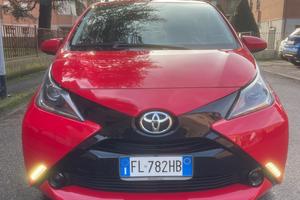 Toyota Aygo 1.0 VVT-i 69 CV 5 porte x-wave Bordeau