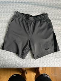 Pantaloncini nike