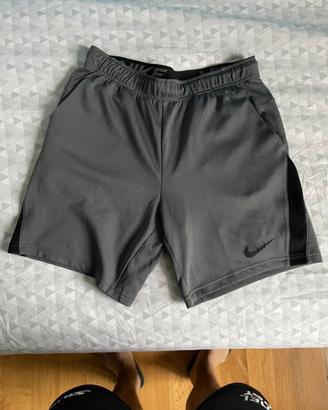 Pantaloncini nike