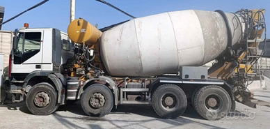 Auto betoniera iveco Trakker