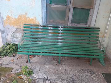 Panchina in ferro