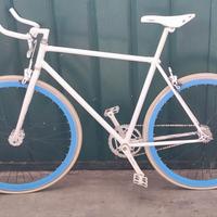 BICICLETTA SCATTO FISSO
