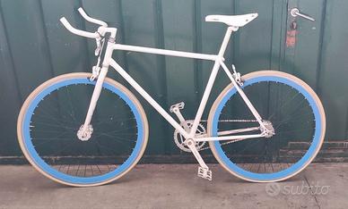 BICICLETTA SCATTO FISSO