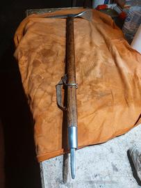 Antica picozza in legno militare