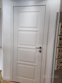 Porta battente laccata bugnata 80 x 210