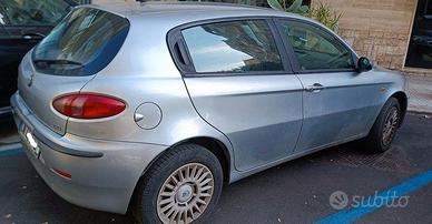 Alfa 147 grigio metallizzato