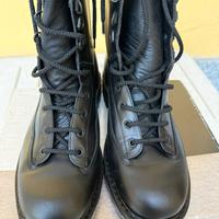 Anfibi neri numero 44