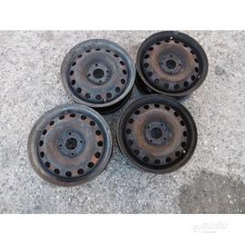 4 cerchi 15" Renault Dacia Nissan e altre 