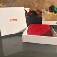 Supreme Leather Zip Card Limited Editon