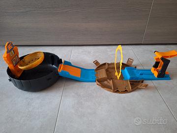 Arena delle Acrobazie Hot Wheels Monster Trucks