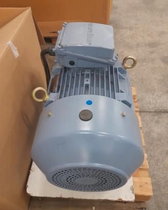 Motore elettrico trifase