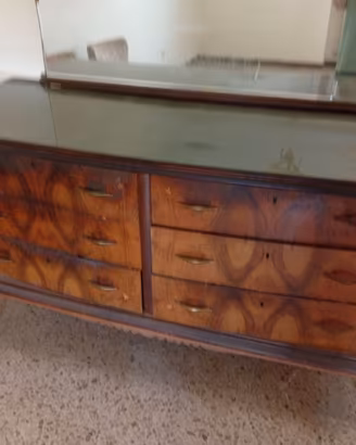 SPAZIOSO MOBILE VINTAGE IN VERO LEGNO CON SPECCHIO